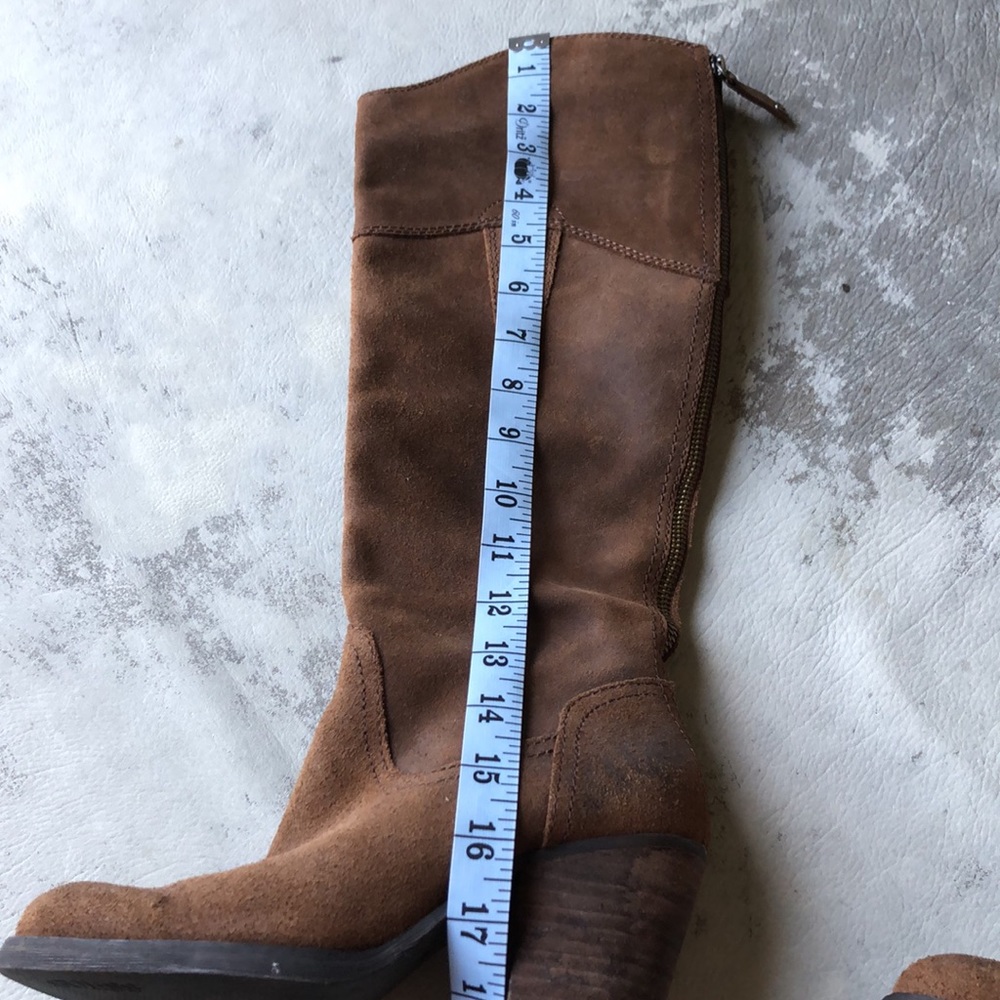 Guess boots. 🤎. Size 5.5 M - Picture 6 of 9